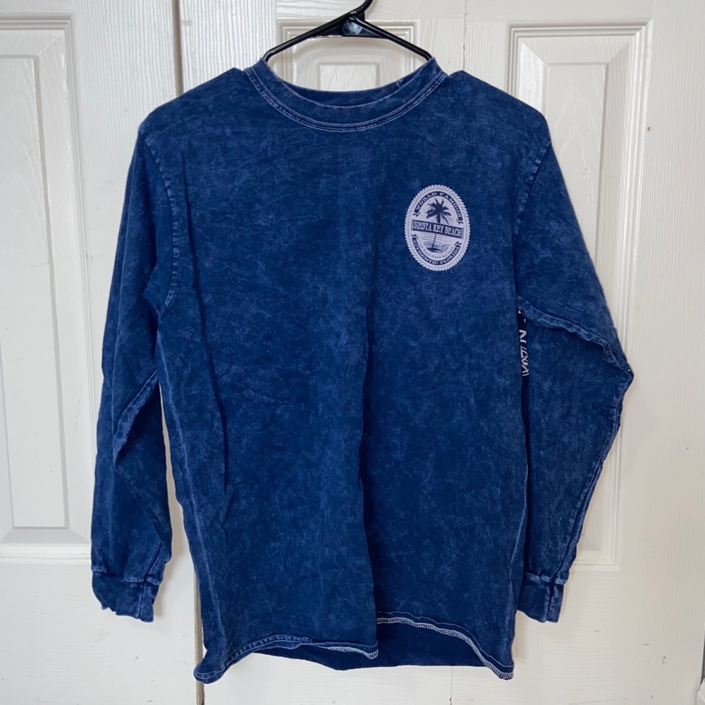 Long sleeve t shirt beach